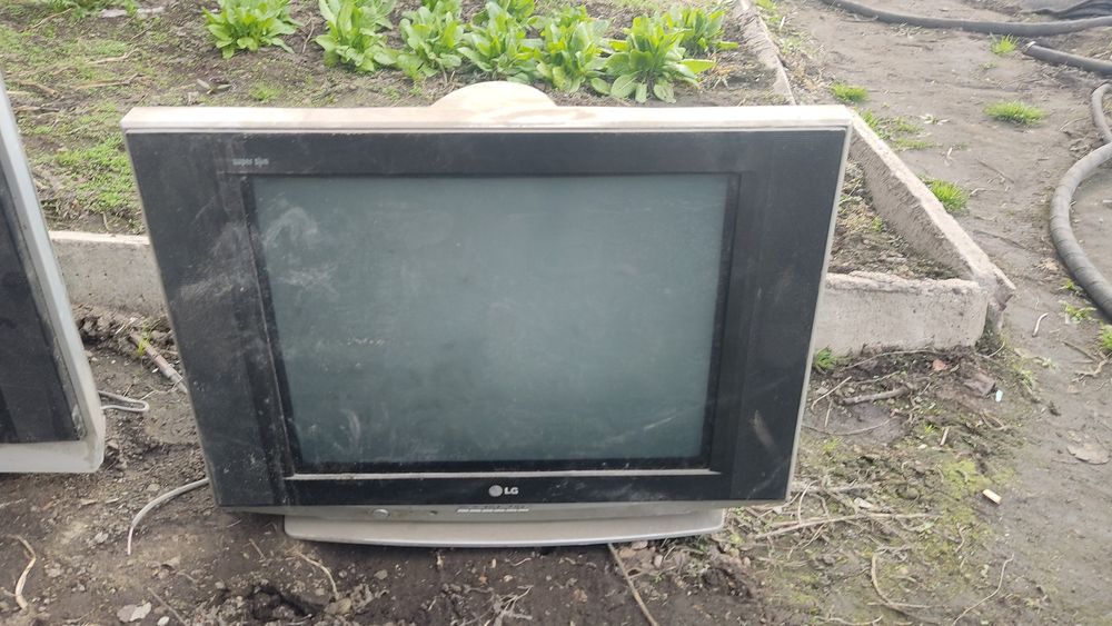 Телевизор на запчасти