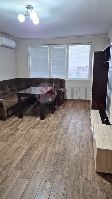 Дава се под наем Тристаен апартамент в Велико Търново, Колю Фичето - 110 кв.м за 357 € - Снимка #1