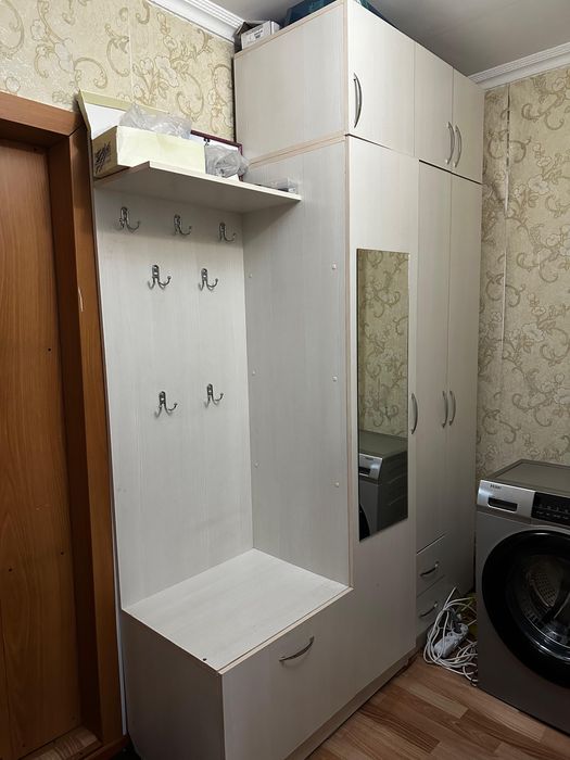 Продам холодильник диван прихожую