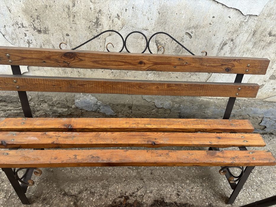 Скамейка садовая продается