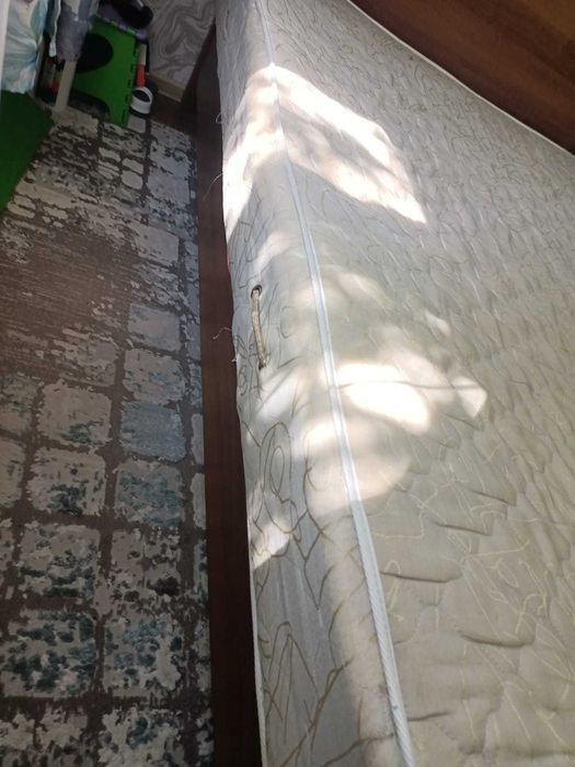 Продам матрас 160 х 200.