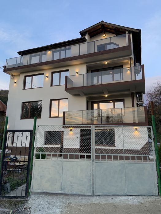 Продава се Къща в с. Владо Тричков, Област София-област - 352 кв.м за 781 €/кв.м - Снимка #1