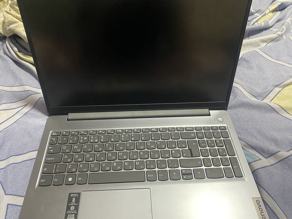 Продаю отличный,надежный ноутбук Lenovo IdeaPad,в серебристом цвете
