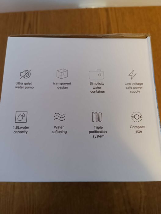 Fântâna de apa pentru animale . Electrică. 1.8 L Cu filtru