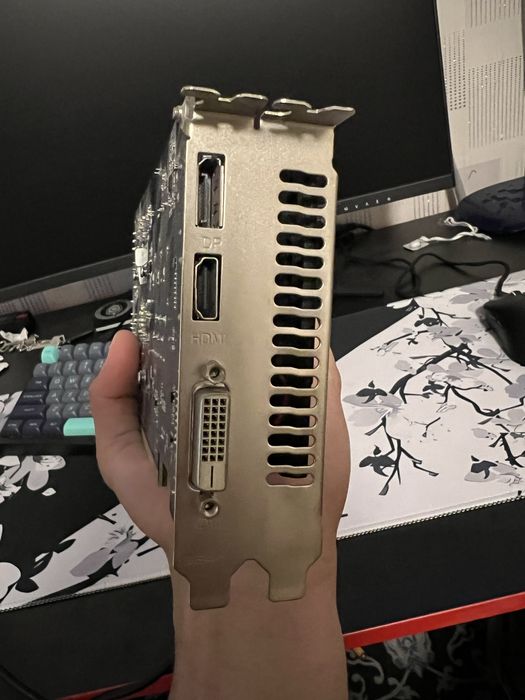 Продам GTX 1050 Ti 4GB AXLE
