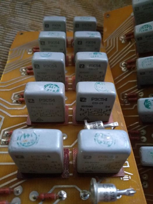 Реле,конденсаторы.