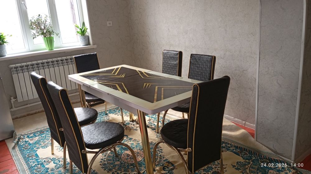 Стол сатылады стулчиктарымен