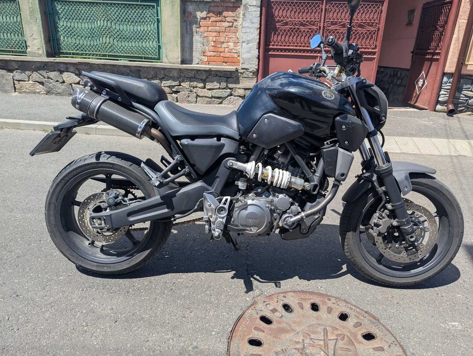 Motocicleta Yamaha MT-03 660cc