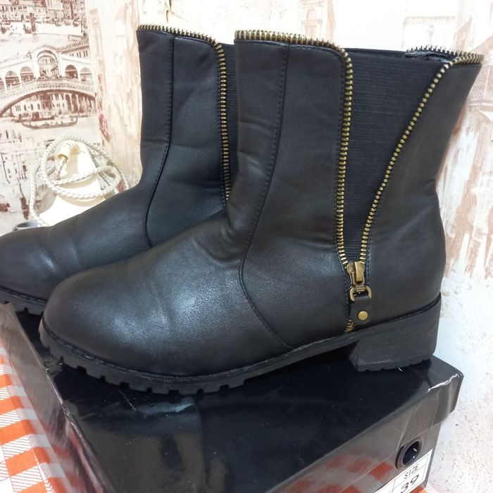 Полусапожки  41размер ,чёрные