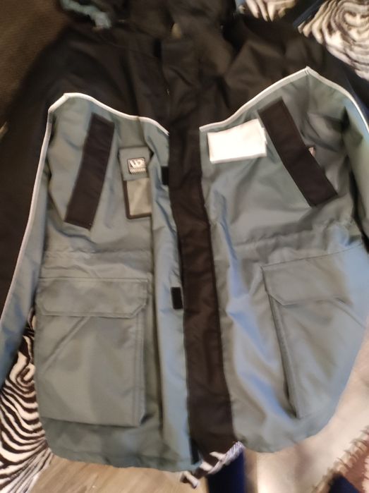 Vand geaca de iarna bărbătească superbă mărimea 54  XXL