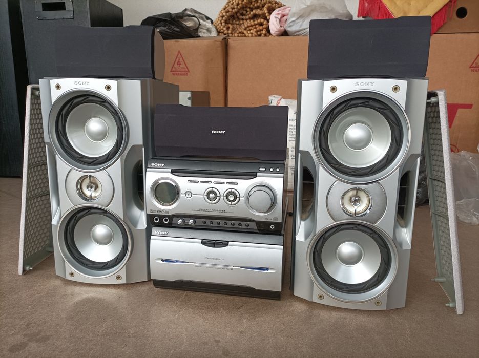 Sony  Sentr sotiladi 4400w p.m.p.o