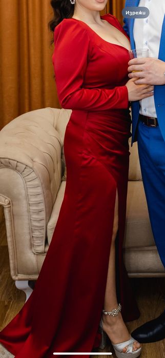 Официална червена рокля