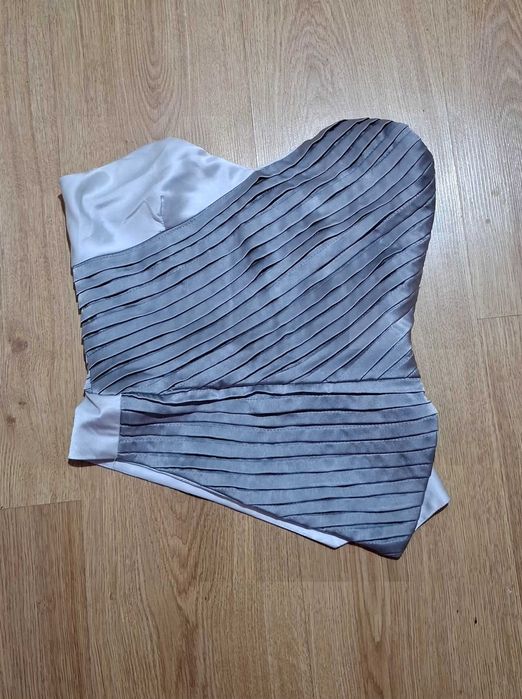 Блузи от различни марки