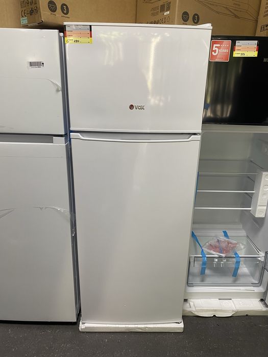 Хладилник с фризер VOX KG 2500 E