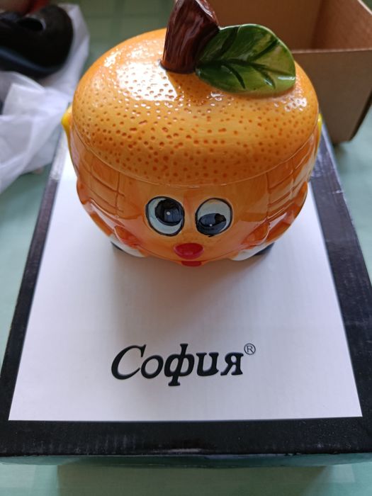 Продаю очень красивую сахарницу