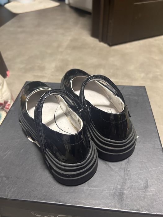 Продам школьные туфли, кроссовки