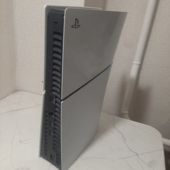 Продам playstation 5 slim
