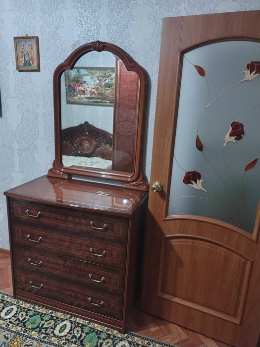 Продам спальный гарнитур
