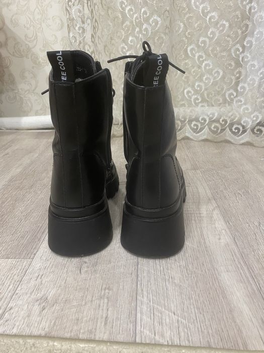 Ботинки 38 размер