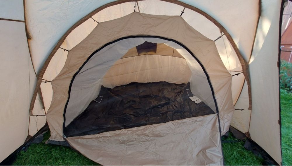 Cort NORDKAP cu camera moto