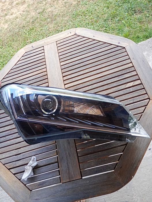 Фар за Шкода Супърб Skoda Superb 3V1 941 016A