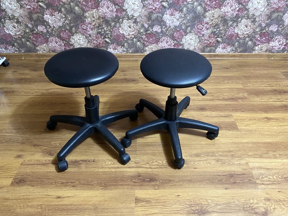 Продаётся маникюрный комплект