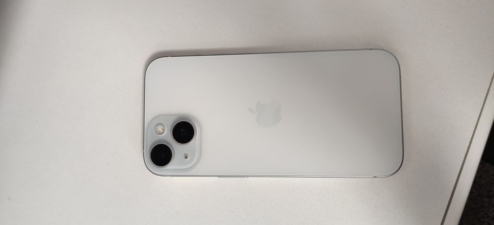 Vand IPhone 15 Blocat IC