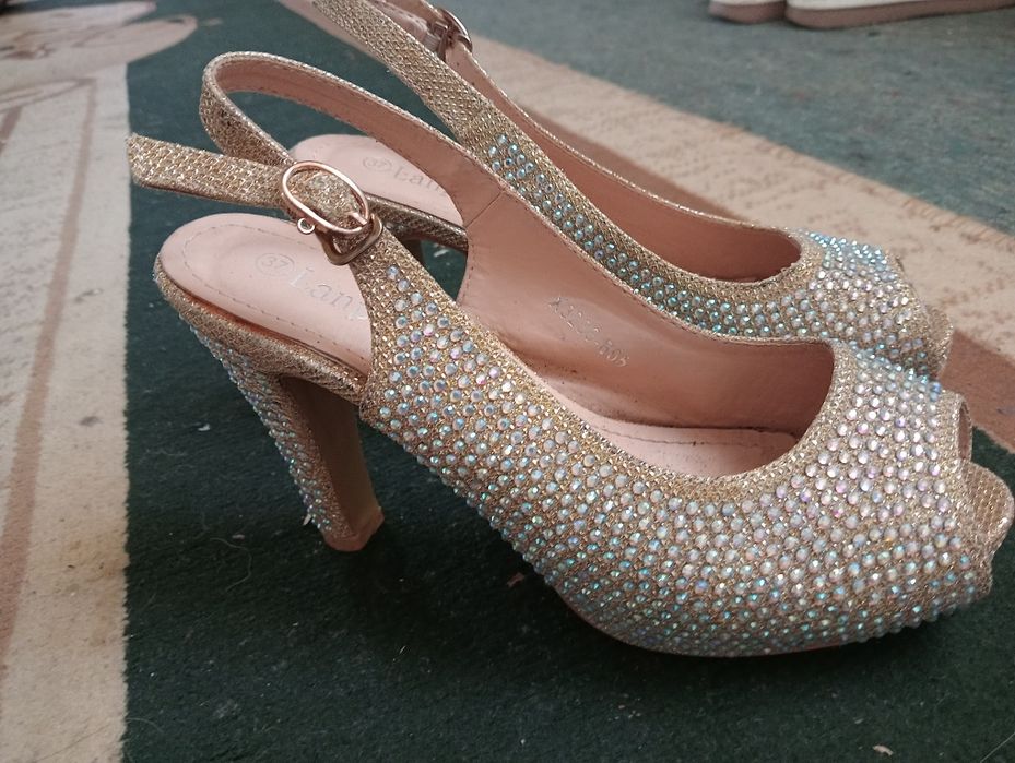 Продам туфли разные по 3000