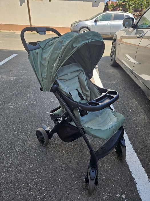 Carucior Joie verde