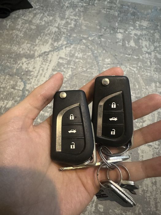 Продам машины с пробегам тойота авенсис