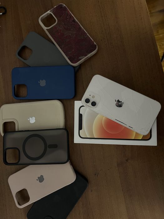 продам iPhone 12
