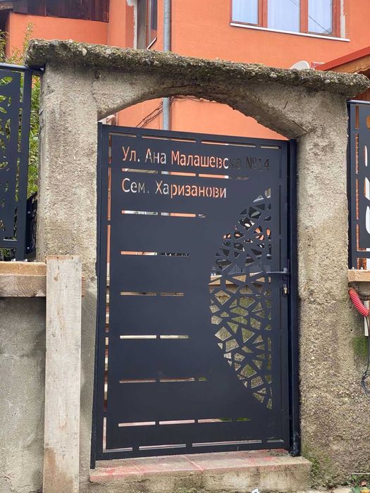 Здравейте изработвам метални конструкци парапети навеси и огради