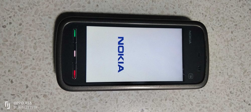 Samsung S5, Nokia 5528 și MaxCom.
