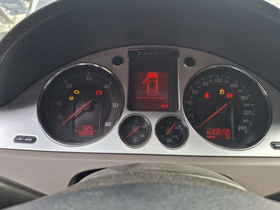 Vw Passat B6 2.0 TDI,  140кс  ЦЯЛ ЗА ЧАСТИ