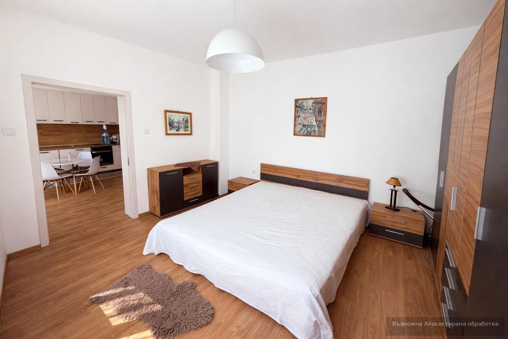 Тристаен апартамент в района на Центъра