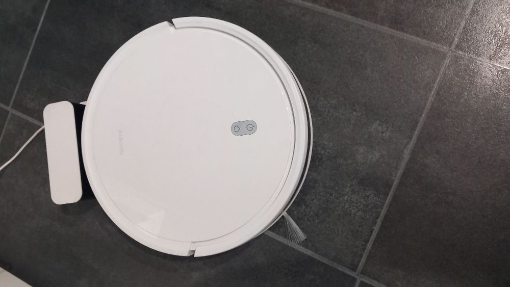 Прахосмукачка робот Xiaomi Vacuum Robot E10