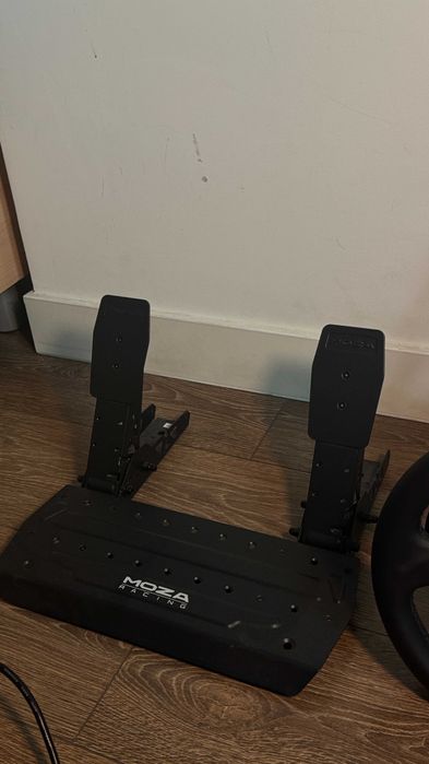 Игровой руль Moza R5