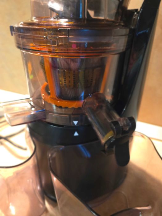 Сокoизстисквачка Fridja f1900 Whole Fruit Juicer