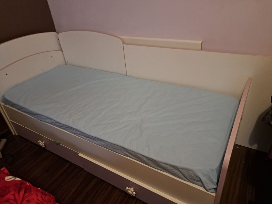 Използвани детски скрин +легло с нов матрак, мебели Виденов