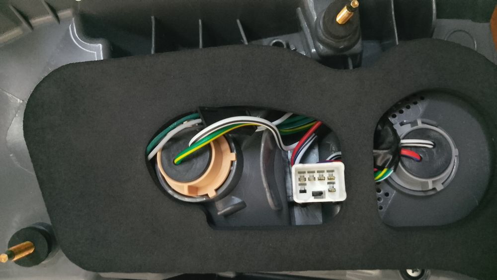 Lampa stop Toyota prius plus piese caroserie Toyota produs plus