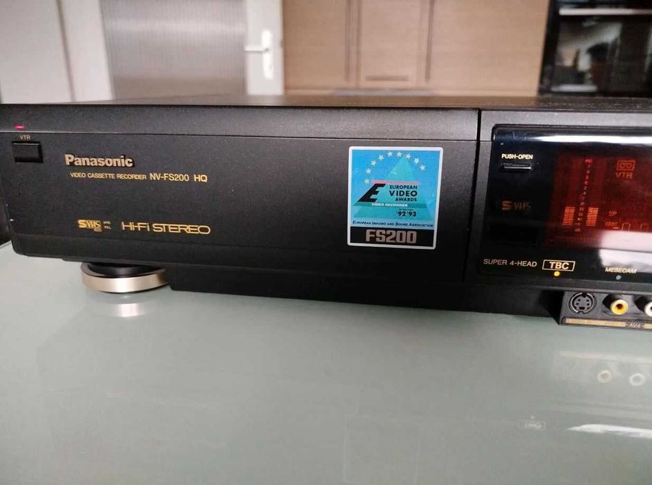 Videorecorder profesiona S VHS Panasonic nv-fs200 fara telecomanda