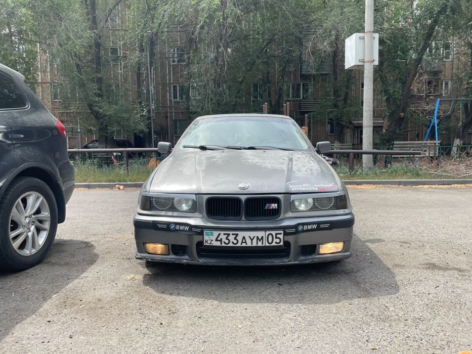Продам машину бмв е36 объем 1.6 литра