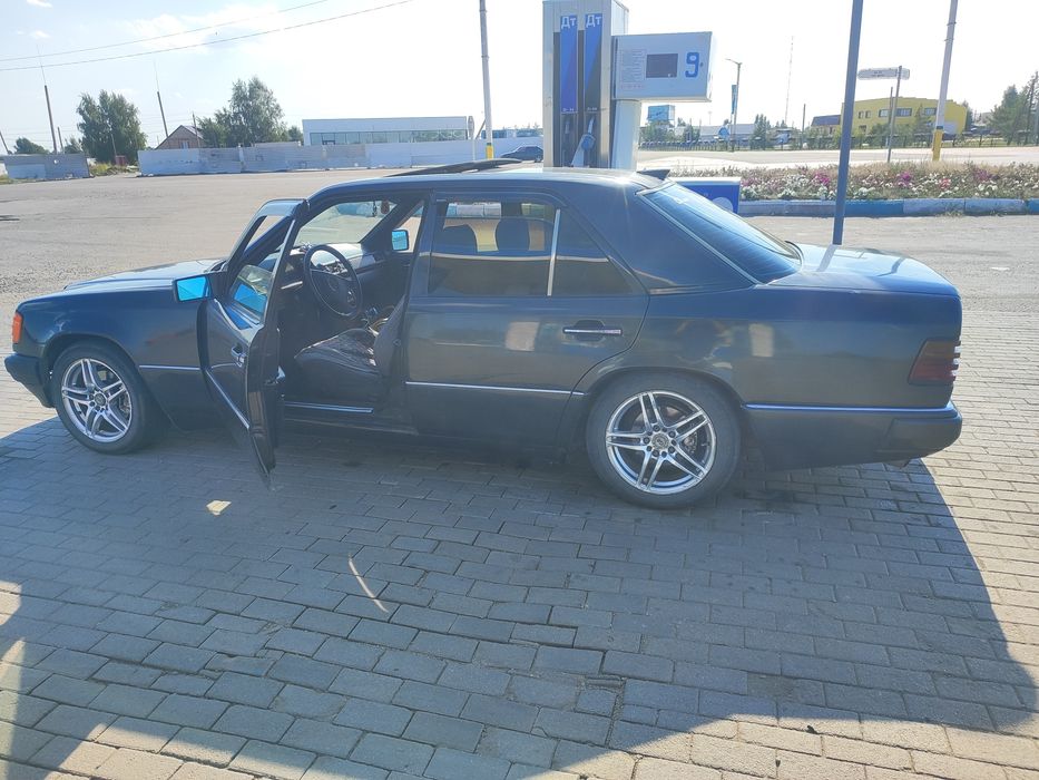 В продаже Mercedes 124