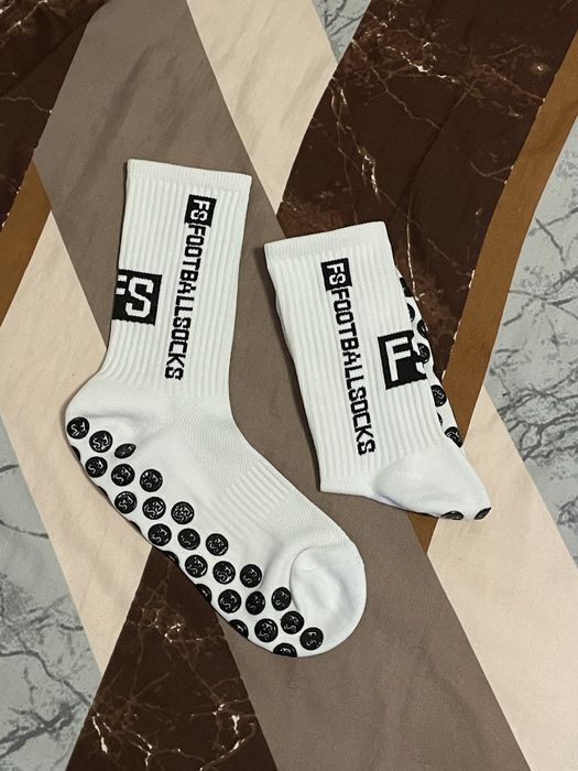 Футболни обувки adidas f50