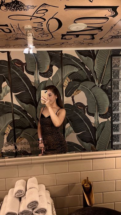 Продаются вечерние платье .