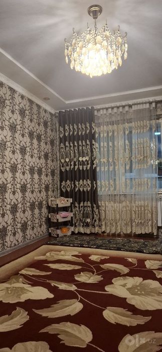 Нижний камсамолск,2хонали уй сотилади.