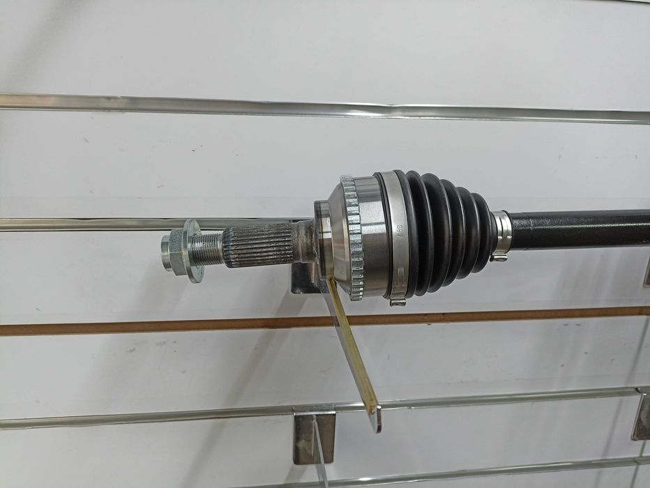 Привод в сборе гранаты на Mazda MPV 2.5