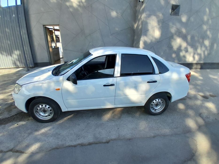 Avtomabil lada granta