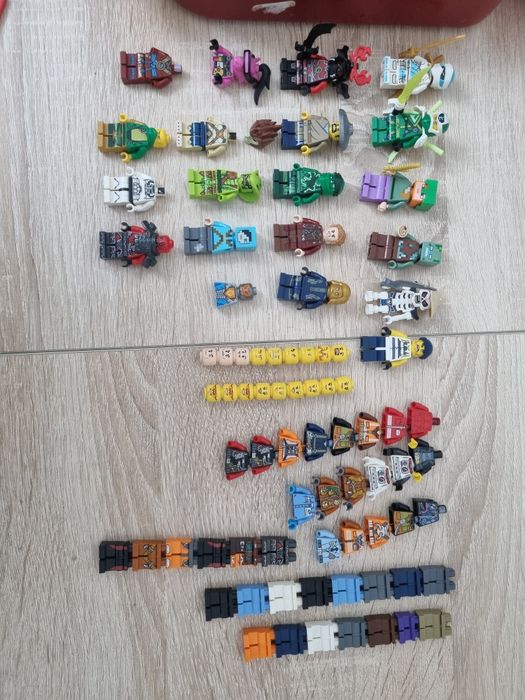 Продам минифигурки и детали от них