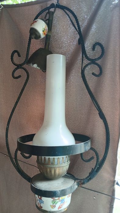 Lustra veche pe curent